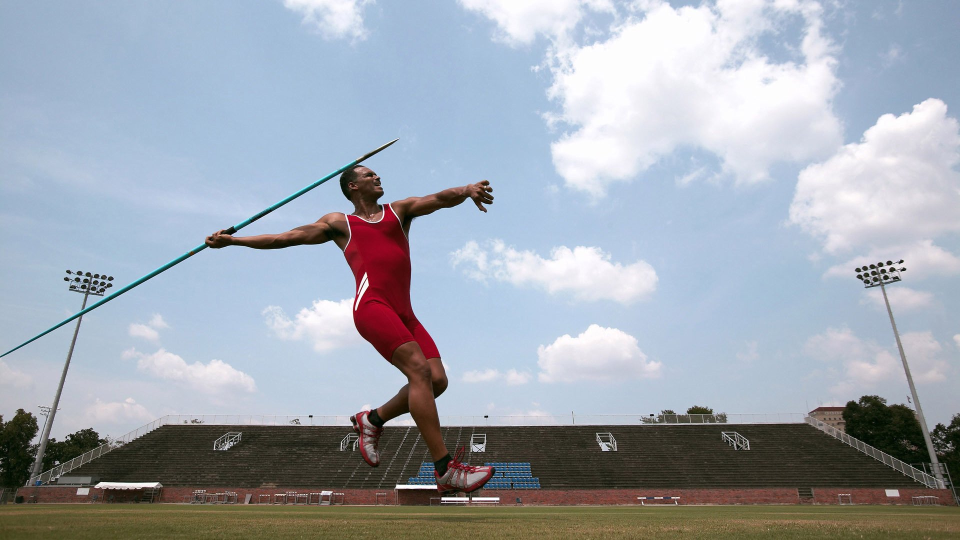 国际高空跳绳大赛，挑战空中极限，高空跳绳索断了怎么样了